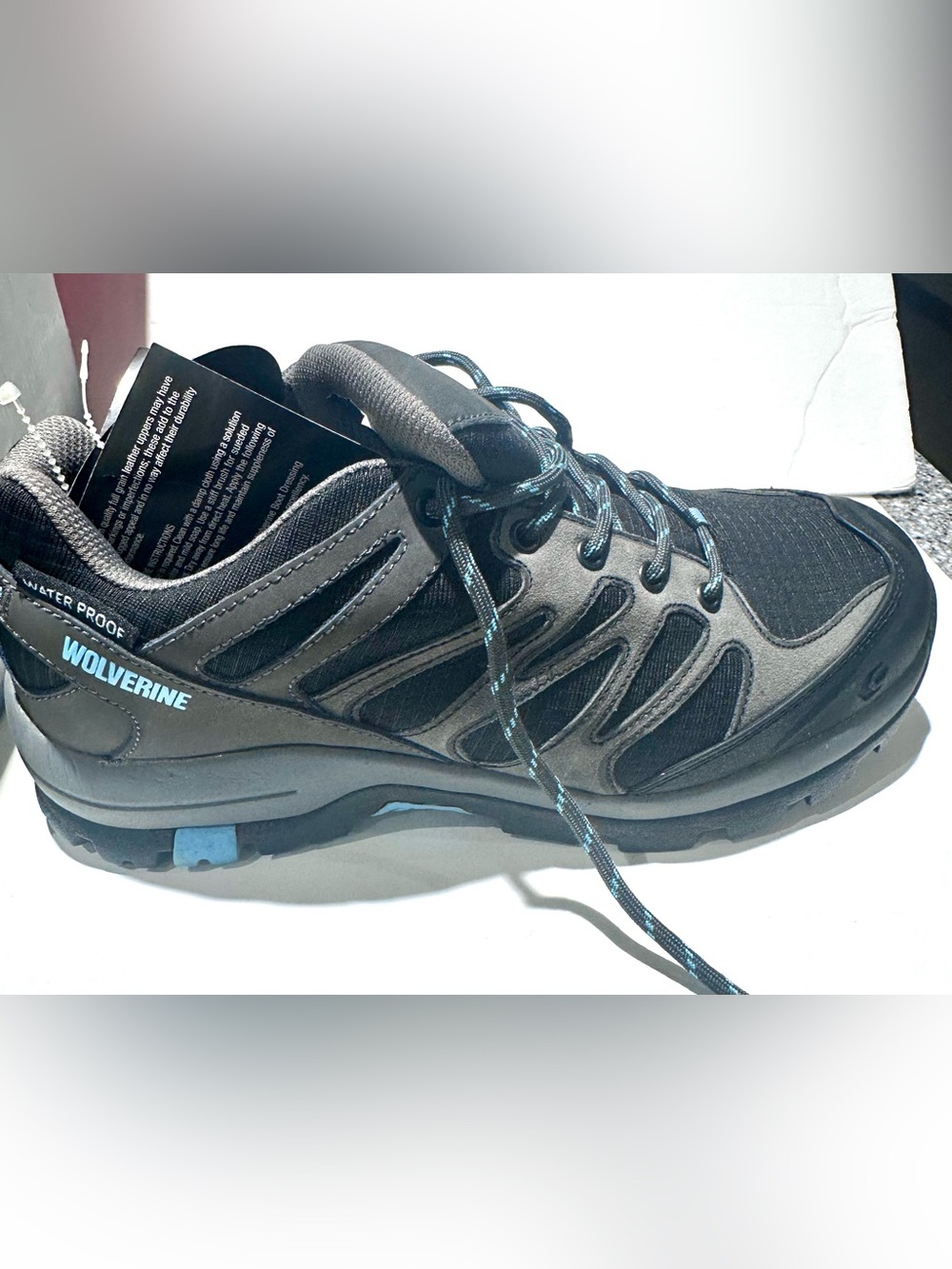 Wolverine Women's hiking Lace-Up Shoes - Black with Blue Accents